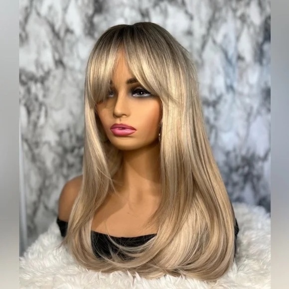 Blonde Layered hair Wig With Curtain Bangs Dark Roots Medium length - Picture 11 of 11